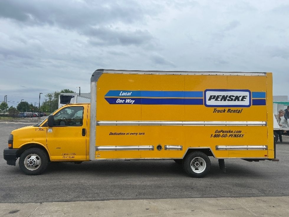 Light Duty Box Truck-Light and Medium Duty Trucks-GMC-2021-Savana G33903-Akron-OH-101,000\n\t\tmiles-$ 25,250 - Image 4