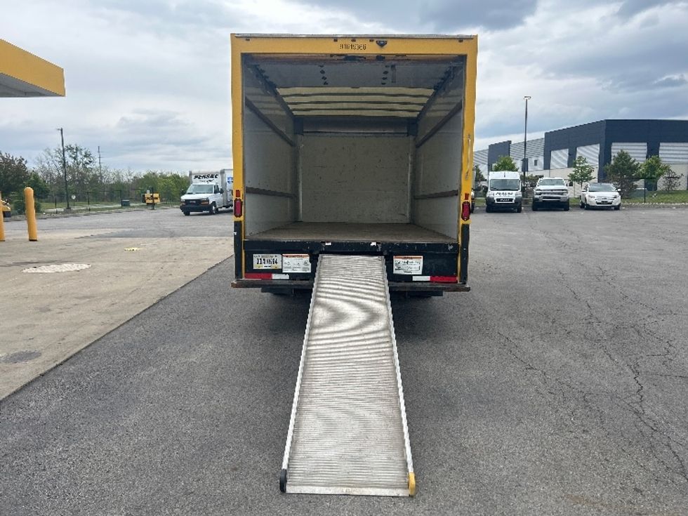 Light Duty Box Truck-Light and Medium Duty Trucks-GMC-2021-Savana G33903-Akron-OH-101,000\n\t\tmiles-$ 25,250 - Image 9