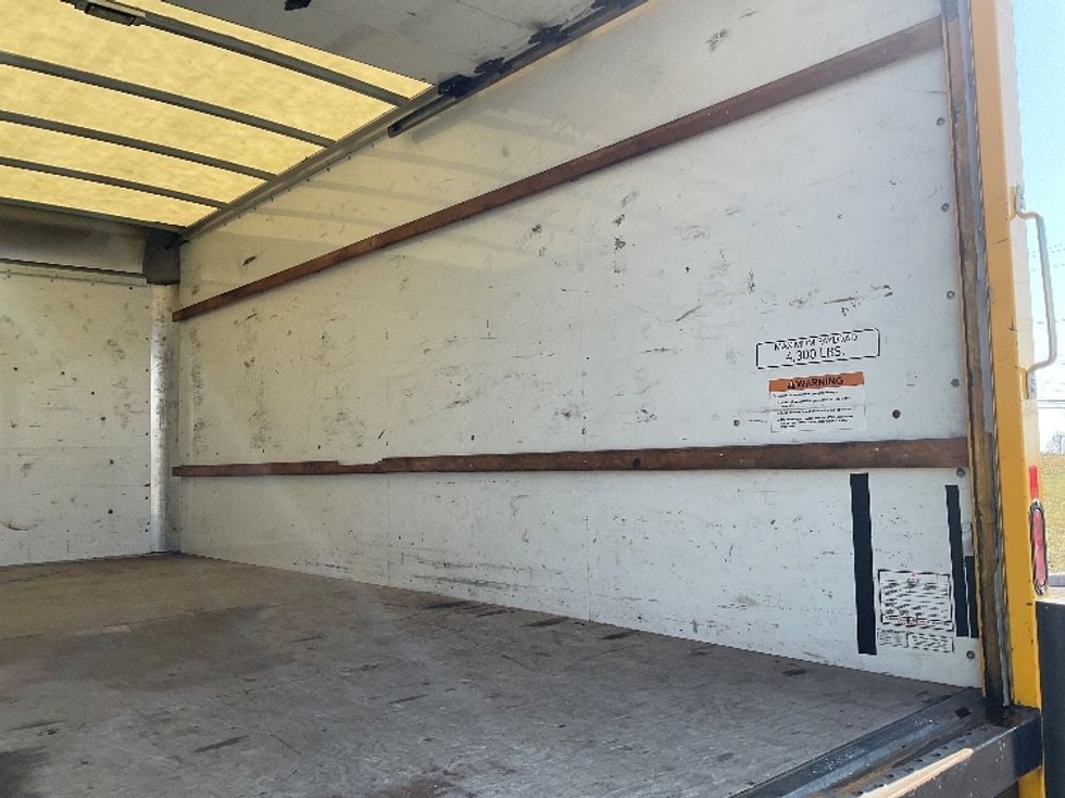 Light Duty Box Truck-Light and Medium Duty Trucks-GMC-2021-Savana G33903-Akron-OH-101,143\n\t\tmiles-$ 26,000 - Image 12