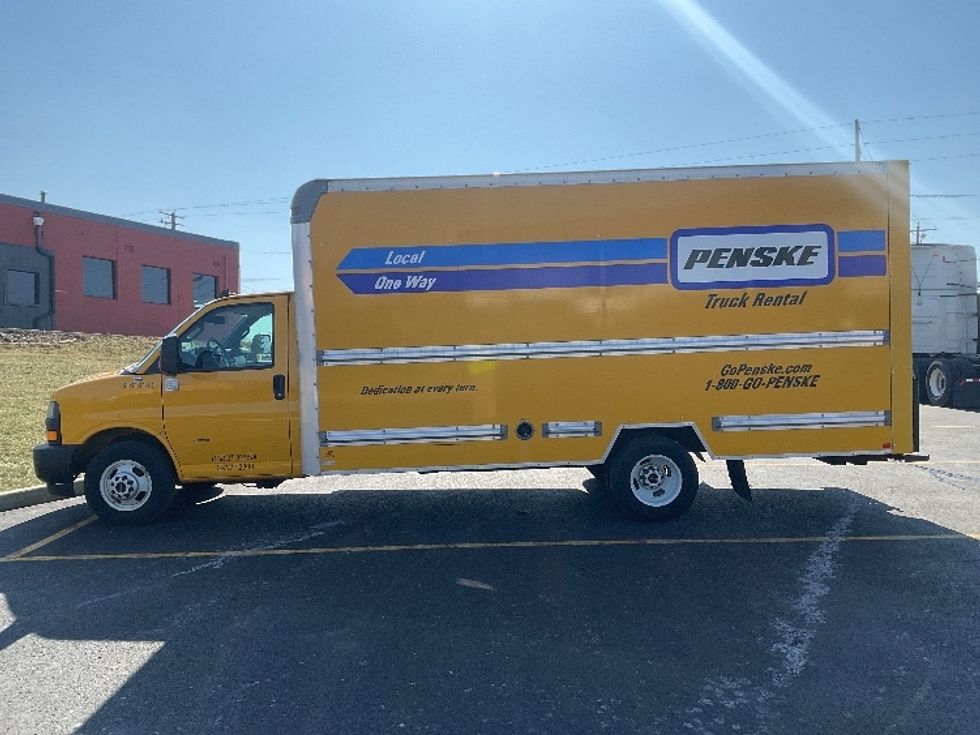 Light Duty Box Truck-Light and Medium Duty Trucks-GMC-2021-Savana G33903-Akron-OH-101,143\n\t\tmiles-$ 26,000 - Image 4