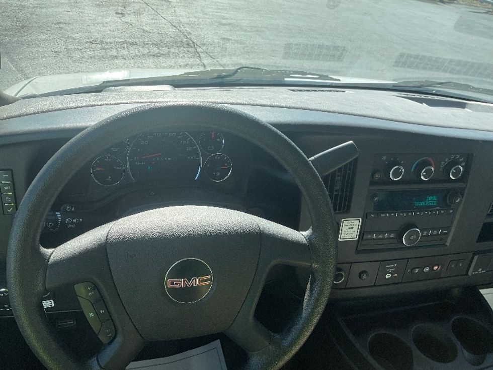 Light Duty Box Truck-Light and Medium Duty Trucks-GMC-2021-Savana G33903-Akron-OH-117,092\n\t\tmiles-$ 26,500 - Image 17