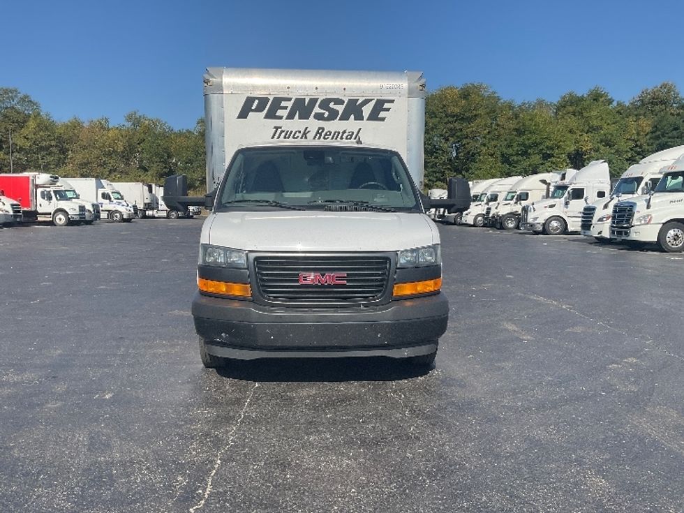 2021 Gmc Savana 3500 Cutaway photo 2