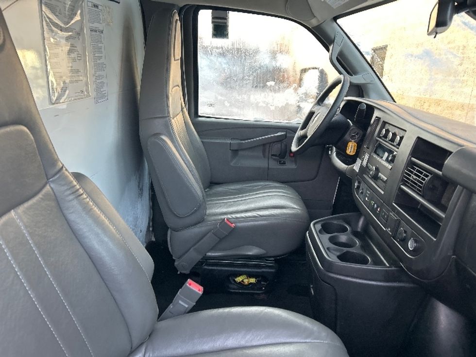 Light Duty Box Truck-Light and Medium Duty Trucks-GMC-2021-Savana G33903-Akron-OH-118,920\n\t\tmiles-$ 27,750 - Image 22