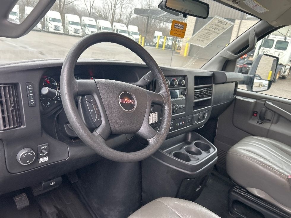 Light Duty Box Truck-Light and Medium Duty Trucks-GMC-2021-Savana G33903-Akron-OH-87,622\n\t\tmiles-$ 31,250 - Image 17