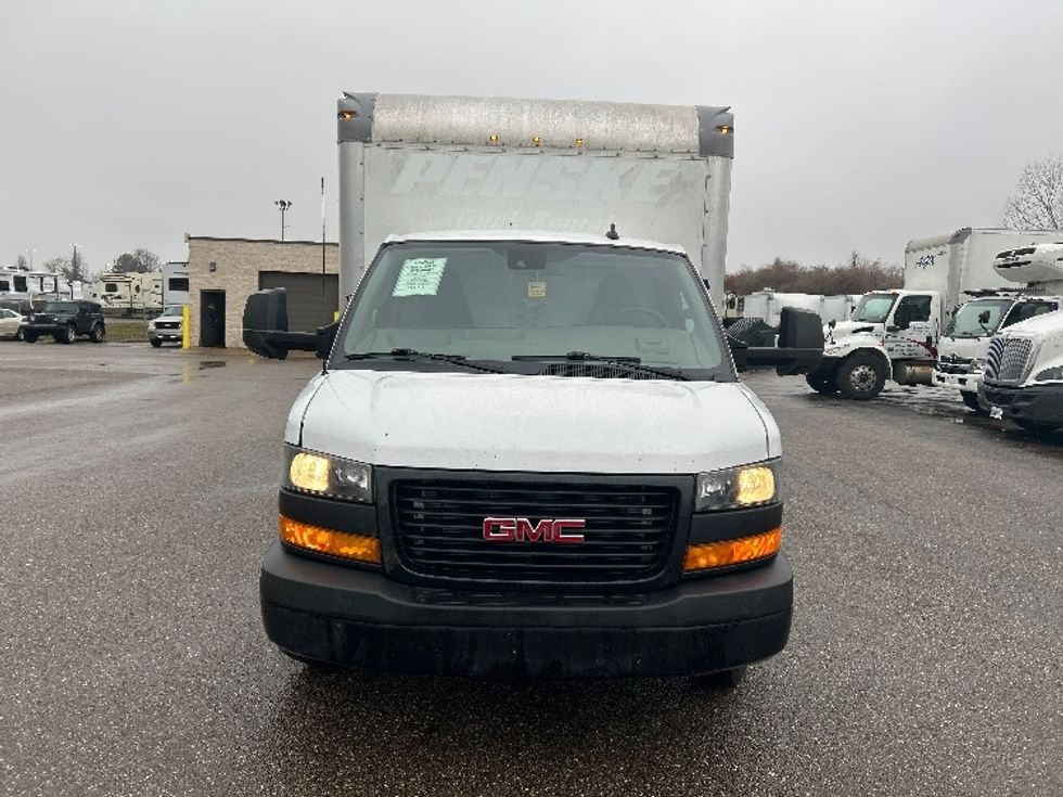 Light Duty Box Truck-Light and Medium Duty Trucks-GMC-2021-Savana G33903-Akron-OH-87,622\n\t\tmiles-$ 31,250 - Image 2
