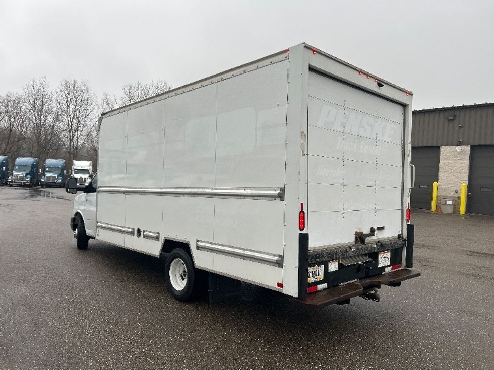 Light Duty Box Truck-Light and Medium Duty Trucks-GMC-2021-Savana G33903-Akron-OH-87,622\n\t\tmiles-$ 31,250 - Image 6
