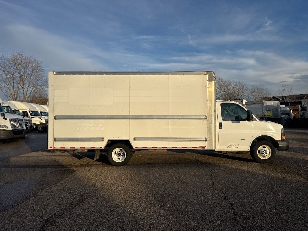 Light Duty Box Truck-Light and Medium Duty Trucks-GMC-2021-Savana G33903-Akron-OH-89,264\n\t\tmiles-$ 31,250 - Image 13