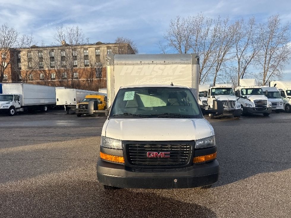Light Duty Box Truck-Light and Medium Duty Trucks-GMC-2021-Savana G33903-Akron-OH-89,264\n\t\tmiles-$ 31,250 - Image 2