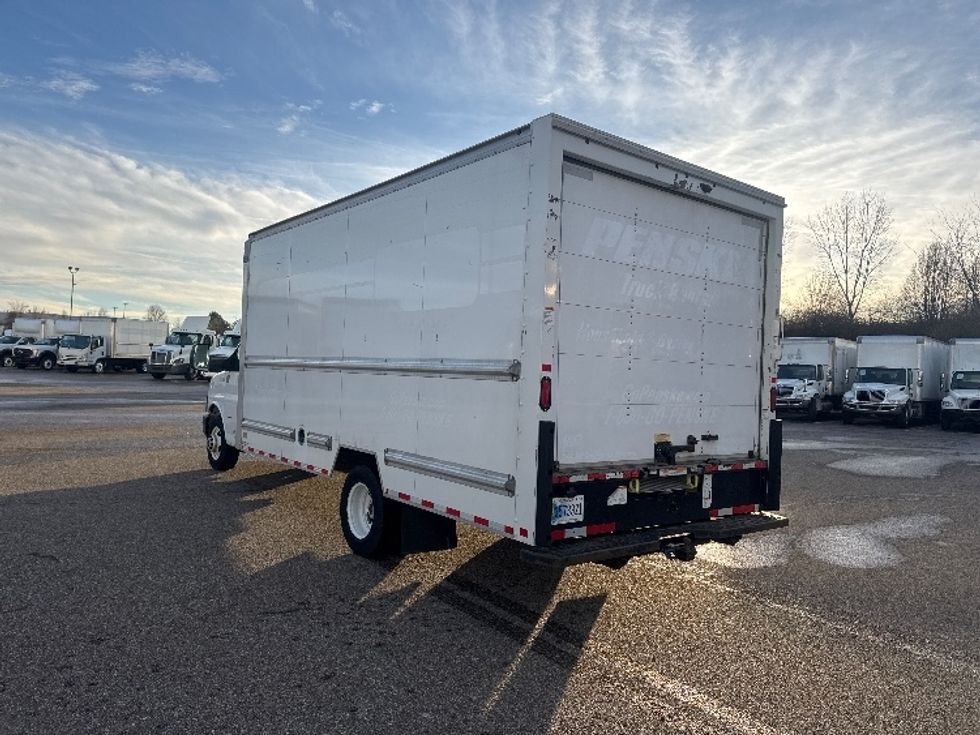 Light Duty Box Truck-Light and Medium Duty Trucks-GMC-2021-Savana G33903-Akron-OH-89,264\n\t\tmiles-$ 31,250 - Image 6
