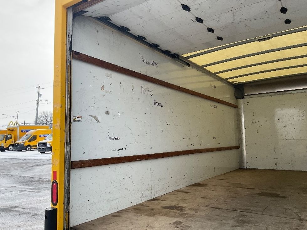 Light Duty Box Truck-Light and Medium Duty Trucks-GMC-2021-Savana G33903-Akron-OH-89,269\n\t\tmiles-$ 28,250 - Image 11