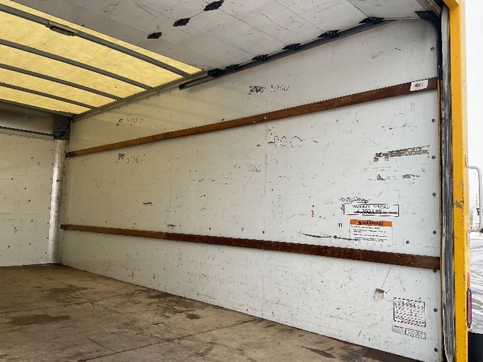 Light Duty Box Truck-Light and Medium Duty Trucks-GMC-2021-Savana G33903-Akron-OH-89,269\n\t\tmiles-$ 28,250 - Image 12