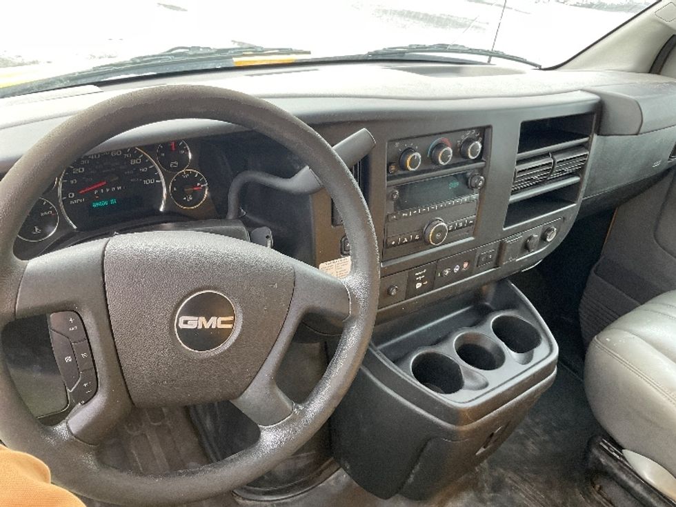 Light Duty Box Truck-Light and Medium Duty Trucks-GMC-2021-Savana G33903-Akron-OH-89,269\n\t\tmiles-$ 28,250 - Image 18