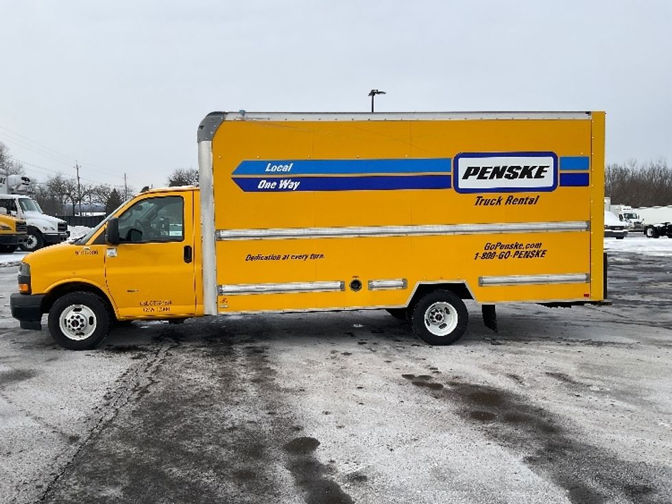 Light Duty Box Truck-Light and Medium Duty Trucks-GMC-2021-Savana G33903-Akron-OH-89,269\n\t\tmiles-$ 28,250 - Image 4