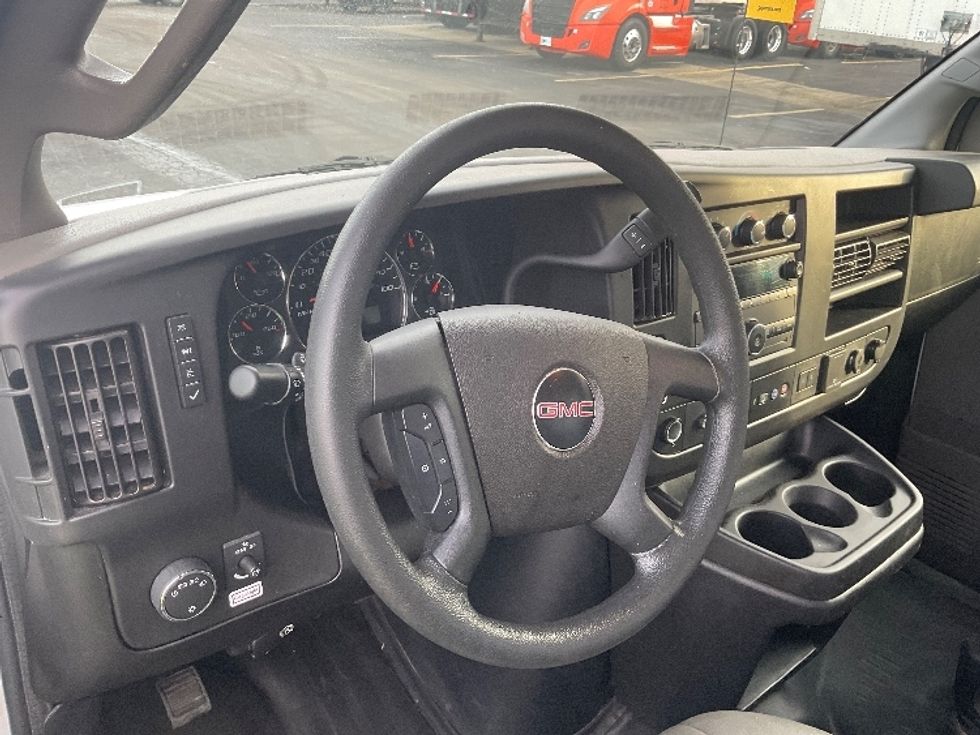 Light Duty Box Truck-Light and Medium Duty Trucks-GMC-2021-Savana G33903-Akron-OH-92,555\n\t\tmiles-$ 28,250 - Image 17