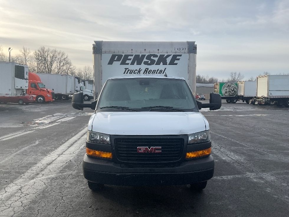 Light Duty Box Truck-Light and Medium Duty Trucks-GMC-2021-Savana G33903-Akron-OH-92,555\n\t\tmiles-$ 28,250 - Image 2