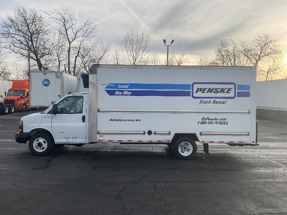 Light Duty Box Truck-Light and Medium Duty Trucks-GMC-2021-Savana G33903-Akron-OH-92,555\n\t\tmiles-$ 28,250 - Image 4