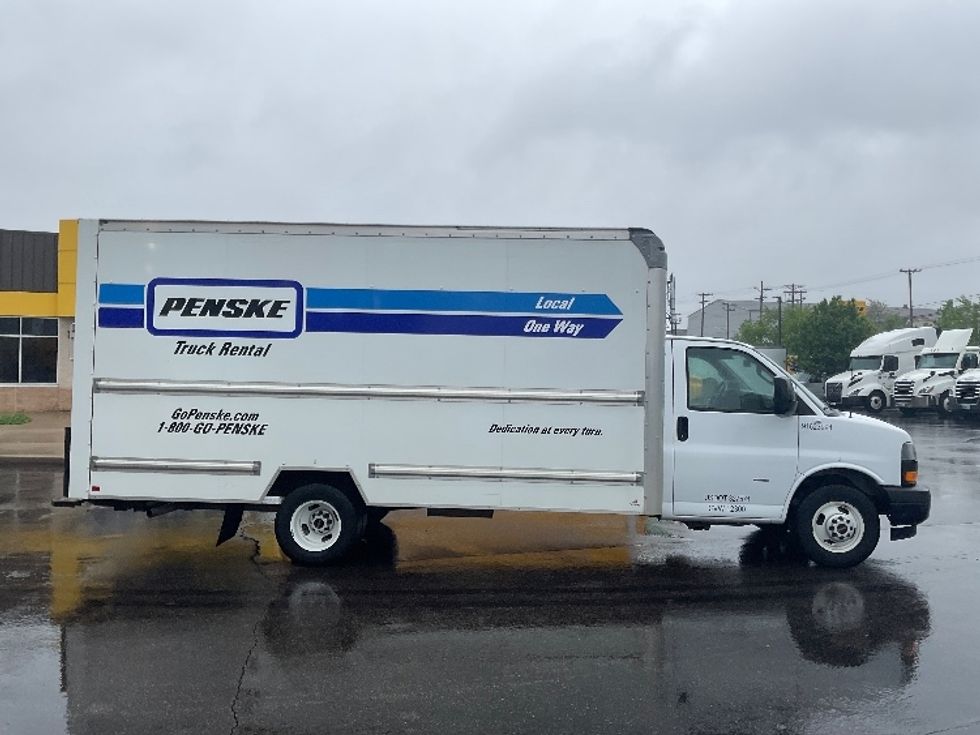Light Duty Box Truck-Light and Medium Duty Trucks-GMC-2021-Savana G33903-Akron-OH-98,256\n\t\tmiles-$ 28,500 - Image 15