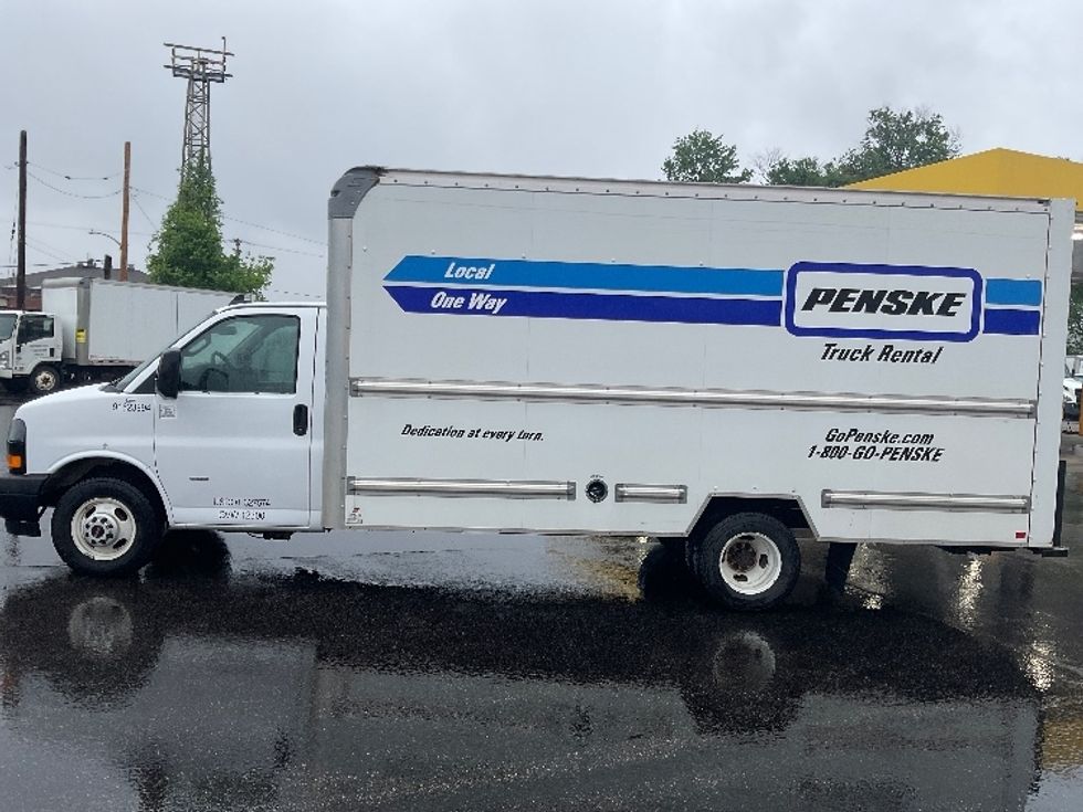 Light Duty Box Truck-Light and Medium Duty Trucks-GMC-2021-Savana G33903-Akron-OH-98,256\n\t\tmiles-$ 28,500 - Image 4