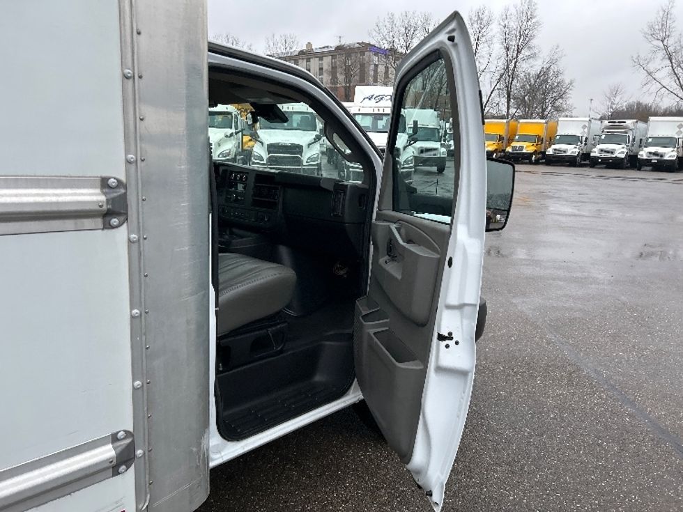 Light Duty Box Truck-Light and Medium Duty Trucks-GMC-2021-Savana G33903-Akron-OH-99,610\n\t\tmiles-$ 30,000 - Image 20