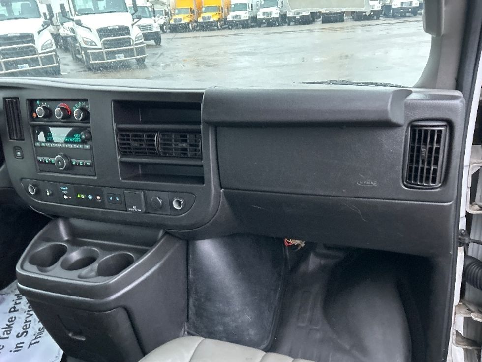 Light Duty Box Truck-Light and Medium Duty Trucks-GMC-2021-Savana G33903-Akron-OH-99,610\n\t\tmiles-$ 30,000 - Image 21