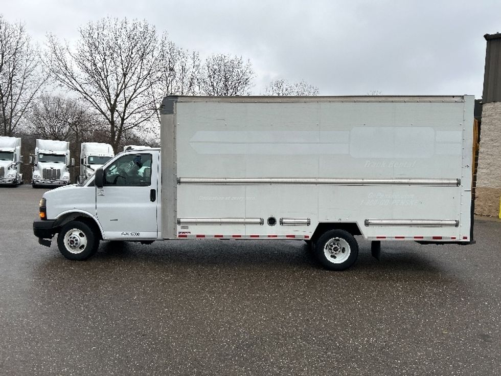 Light Duty Box Truck-Light and Medium Duty Trucks-GMC-2021-Savana G33903-Akron-OH-99,610\n\t\tmiles-$ 30,000 - Image 4
