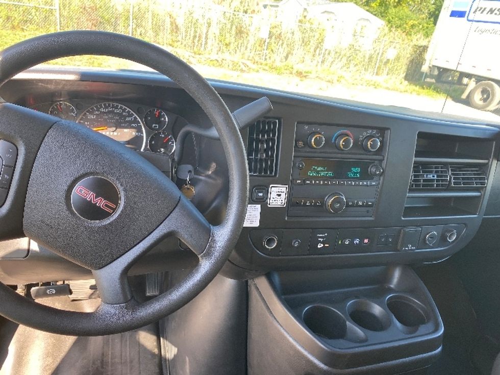 Light Duty Box Truck-Light and Medium Duty Trucks-GMC-2021-Savana G33903-Albany-NY-80,114\n\t\tmiles-$ 26,750 - Image 17