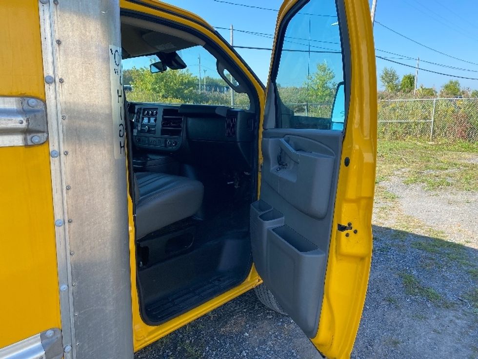 Light Duty Box Truck-Light and Medium Duty Trucks-GMC-2021-Savana G33903-Albany-NY-80,114\n\t\tmiles-$ 26,750 - Image 18
