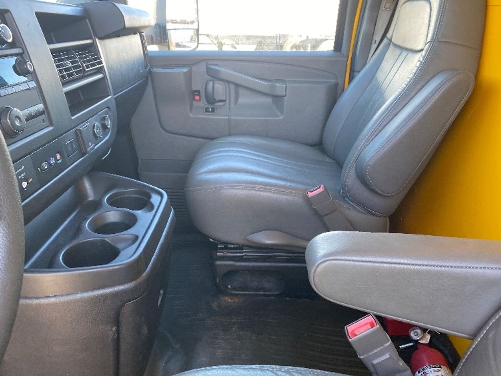Light Duty Box Truck-Light and Medium Duty Trucks-GMC-2021-Savana G33903-Albany-NY-80,114\n\t\tmiles-$ 26,750 - Image 20