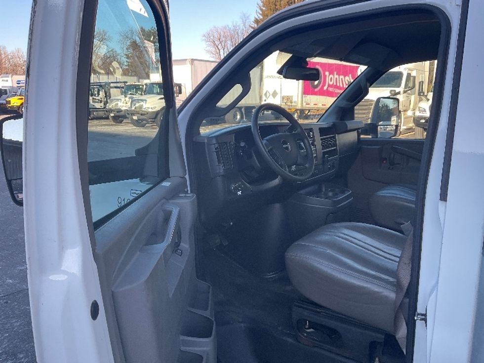 Light Duty Box Truck-Light and Medium Duty Trucks-GMC-2021-Savana G33903-Albany-NY-85,847\n\t\tmiles-$ 29,750 - Image 16