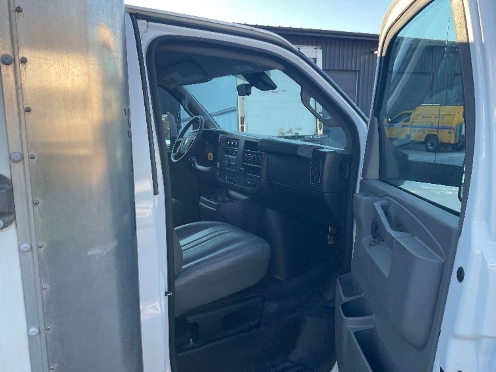 Light Duty Box Truck-Light and Medium Duty Trucks-GMC-2021-Savana G33903-Albany-NY-85,847\n\t\tmiles-$ 29,750 - Image 20