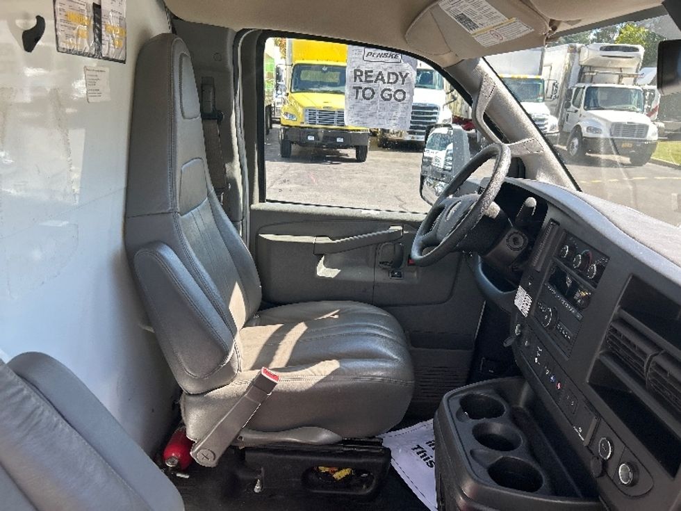 Light Duty Box Truck-Light and Medium Duty Trucks-GMC-2021-Savana G33903-Albany-NY-88,191\n\t\tmiles-$ 29,000 - Image 20
