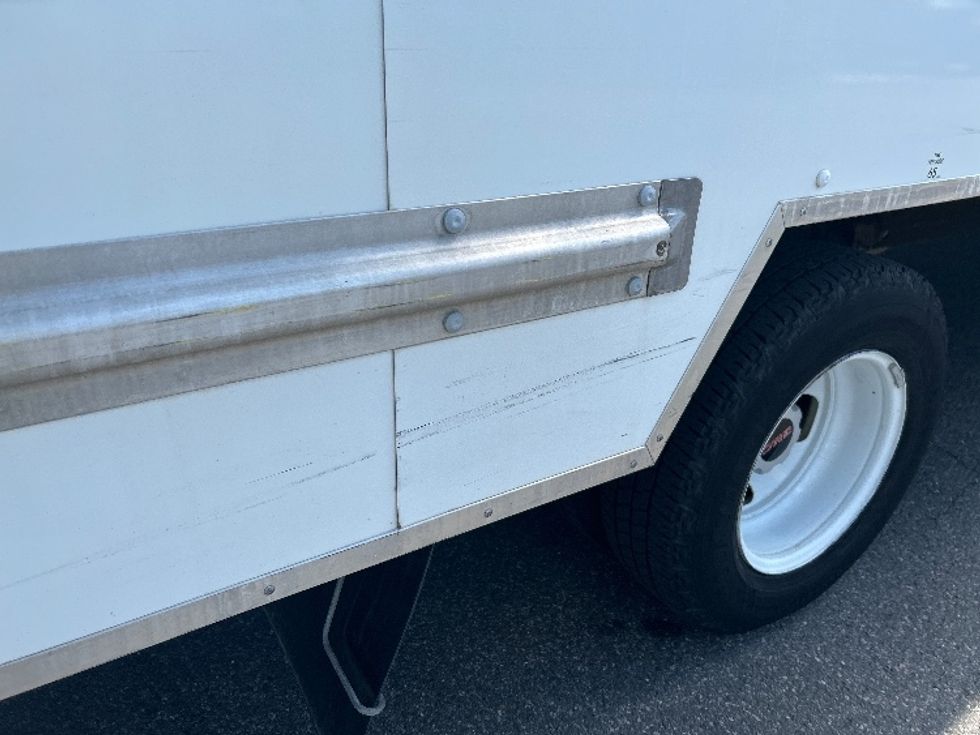Light Duty Box Truck-Light and Medium Duty Trucks-GMC-2021-Savana G33903-Albany-NY-88,191\n\t\tmiles-$ 29,000 - Image 24