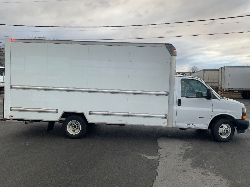 Light Duty Box Truck-Light and Medium Duty Trucks-GMC-2021-Savana G33903-Albany-NY-93,120\n\t\tmiles-$ 28,500 - Image 15