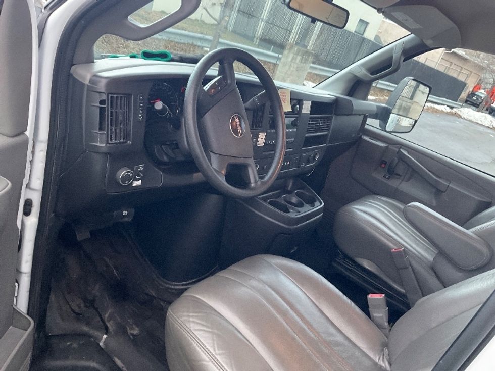 Light Duty Box Truck-Light and Medium Duty Trucks-GMC-2021-Savana G33903-Albany-NY-93,120\n\t\tmiles-$ 28,500 - Image 17