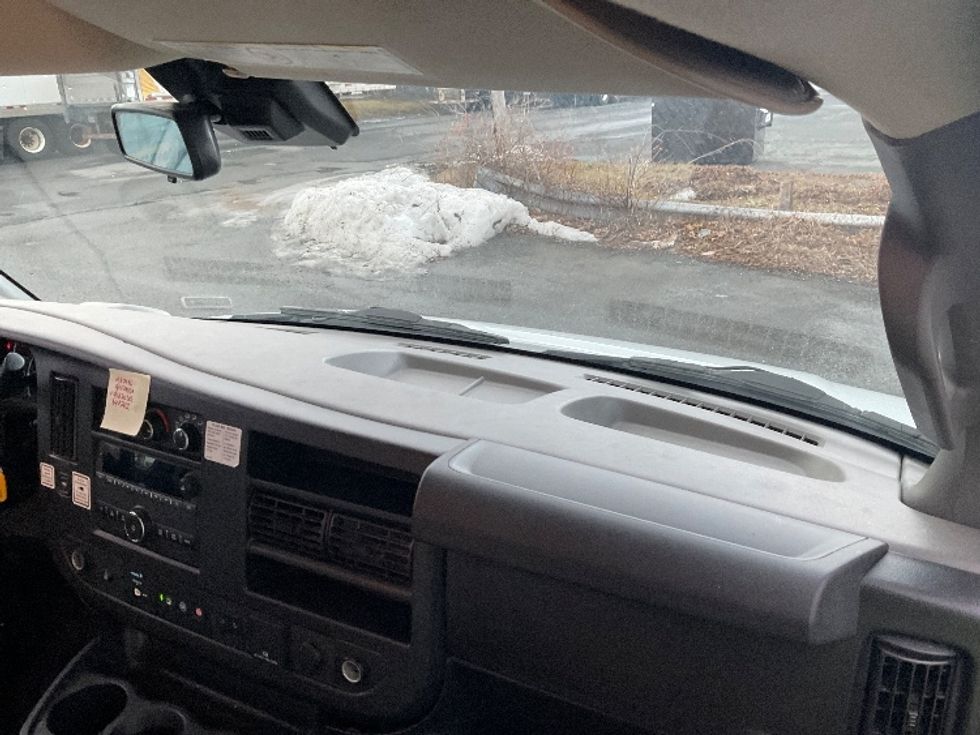 Light Duty Box Truck-Light and Medium Duty Trucks-GMC-2021-Savana G33903-Albany-NY-93,120\n\t\tmiles-$ 28,500 - Image 21