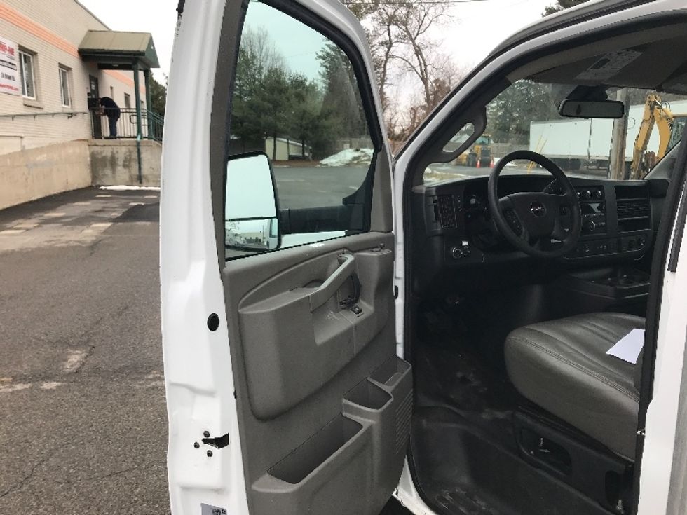 Light Duty Box Truck-Light and Medium Duty Trucks-GMC-2021-Savana G33903-Albany-NY-94,430\n\t\tmiles-$ 28,250 - Image 16