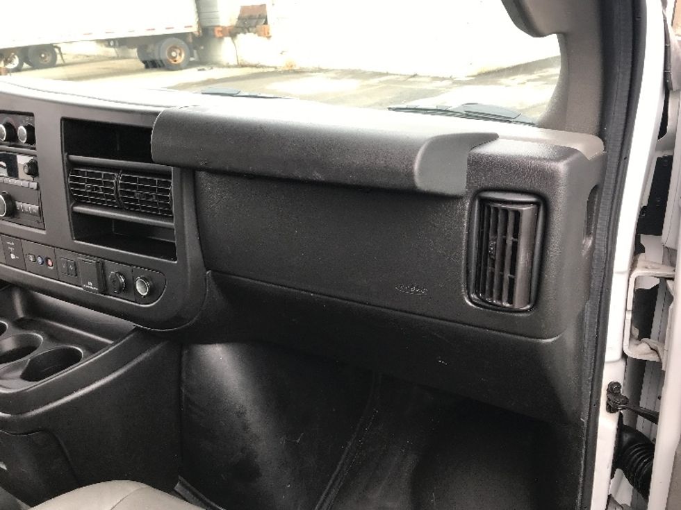 Light Duty Box Truck-Light and Medium Duty Trucks-GMC-2021-Savana G33903-Albany-NY-94,430\n\t\tmiles-$ 28,250 - Image 21