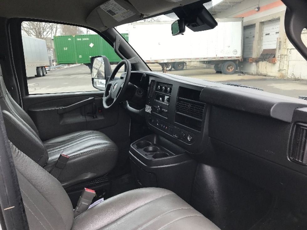 Light Duty Box Truck-Light and Medium Duty Trucks-GMC-2021-Savana G33903-Albany-NY-94,430\n\t\tmiles-$ 28,250 - Image 22