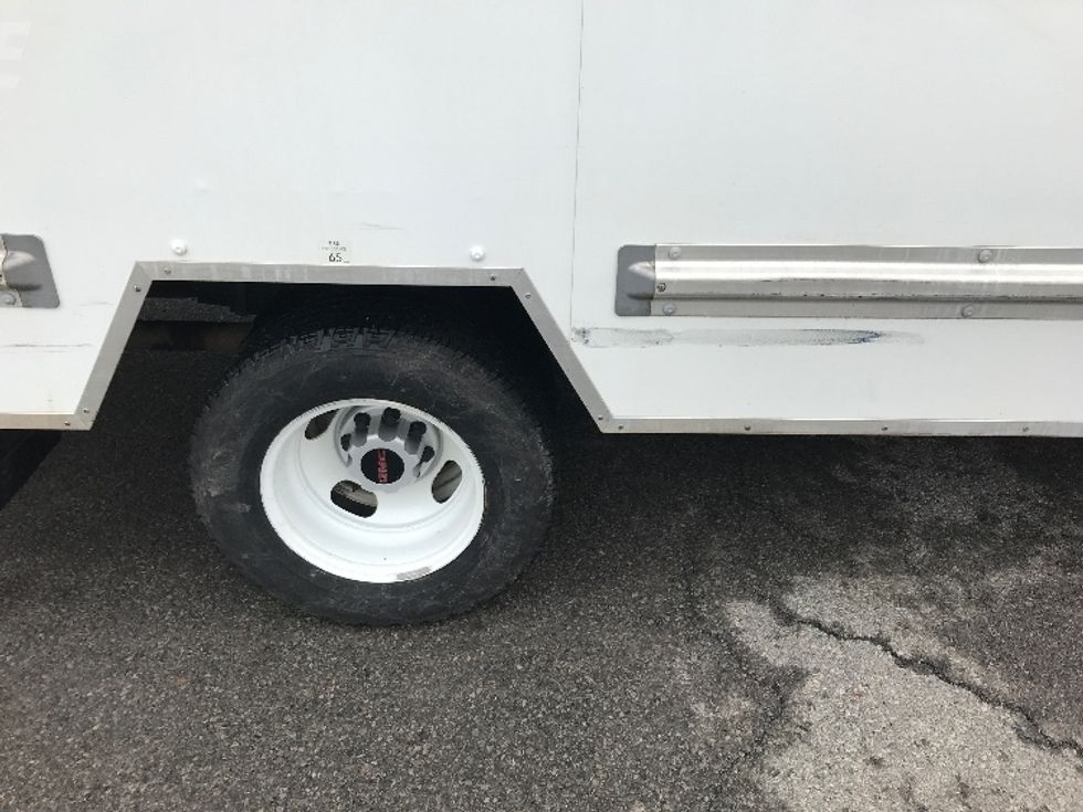 Light Duty Box Truck-Light and Medium Duty Trucks-GMC-2021-Savana G33903-Albany-NY-94,430\n\t\tmiles-$ 28,250 - Image 27