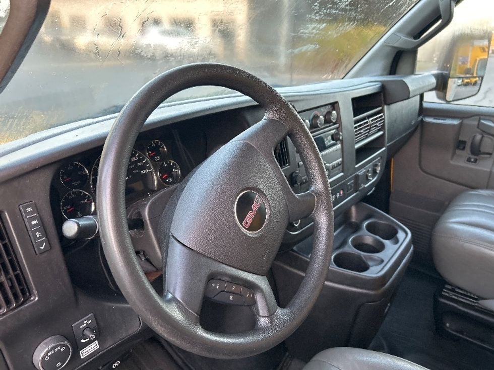 Light Duty Box Truck-Light and Medium Duty Trucks-GMC-2021-Savana G33903-Albany-NY-96,436\n\t\tmiles-$ 25,000 - Image 17