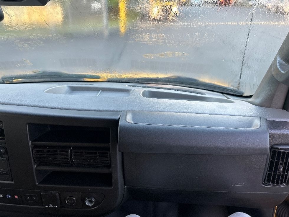 Light Duty Box Truck-Light and Medium Duty Trucks-GMC-2021-Savana G33903-Albany-NY-96,436\n\t\tmiles-$ 25,000 - Image 21