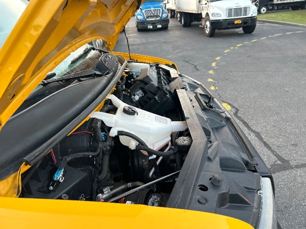 Light Duty Box Truck-Light and Medium Duty Trucks-GMC-2021-Savana G33903-Albany-NY-96,436\n\t\tmiles-$ 25,000 - Image 23