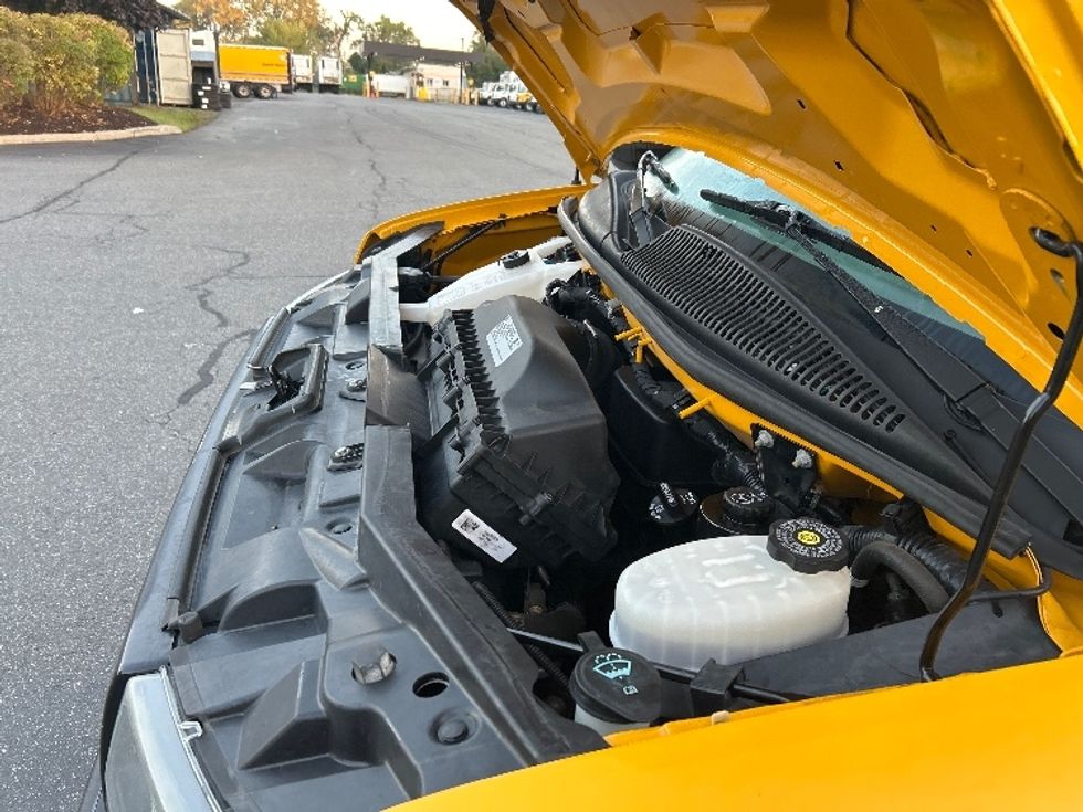 Light Duty Box Truck-Light and Medium Duty Trucks-GMC-2021-Savana G33903-Albany-NY-96,436\n\t\tmiles-$ 25,000 - Image 24