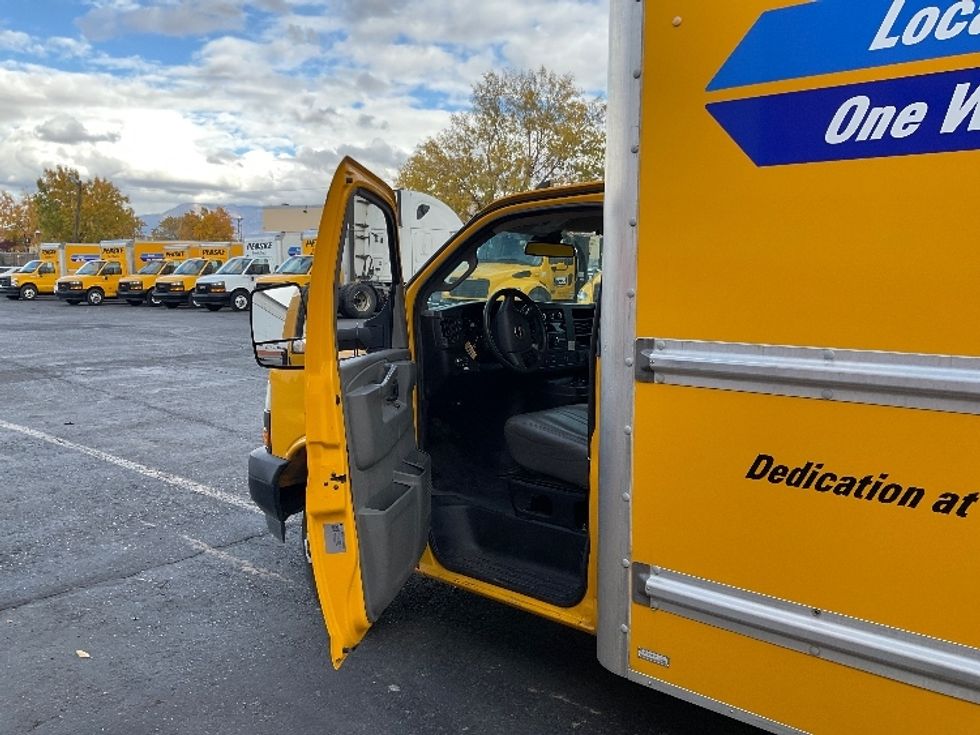 Light Duty Box Truck-Light and Medium Duty Trucks-GMC-2021-Savana G33903-Albuquerque-NM-149,575\n\t\tmiles-$ 20,750 - Image 10