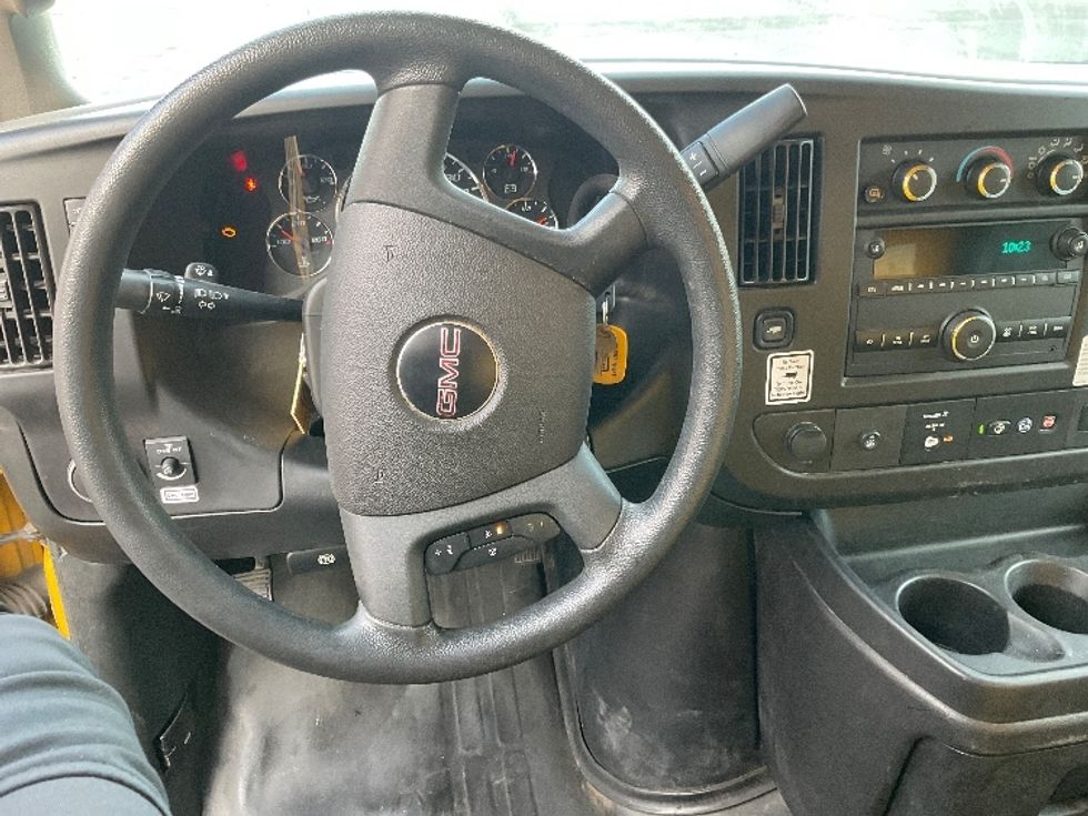 Light Duty Box Truck-Light and Medium Duty Trucks-GMC-2021-Savana G33903-Albuquerque-NM-149,575\n\t\tmiles-$ 20,750 - Image 12