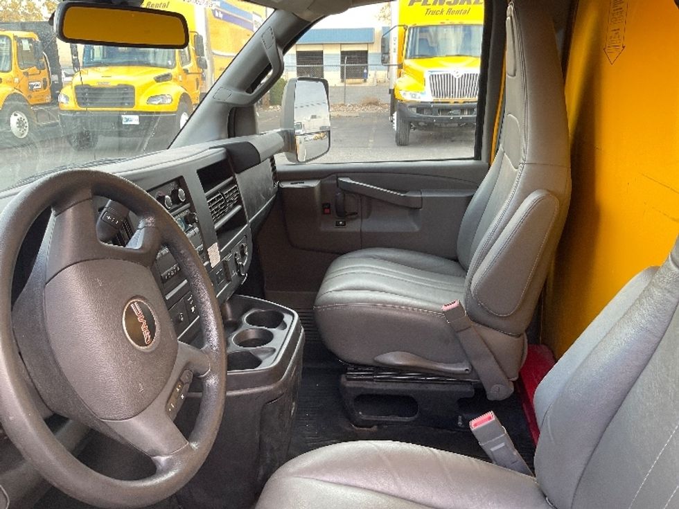 Light Duty Box Truck-Light and Medium Duty Trucks-GMC-2021-Savana G33903-Albuquerque-NM-149,575\n\t\tmiles-$ 20,750 - Image 13