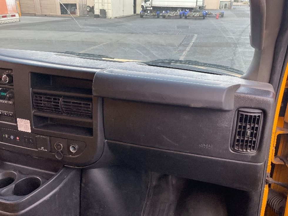 Light Duty Box Truck-Light and Medium Duty Trucks-GMC-2021-Savana G33903-Albuquerque-NM-149,575\n\t\tmiles-$ 20,750 - Image 15