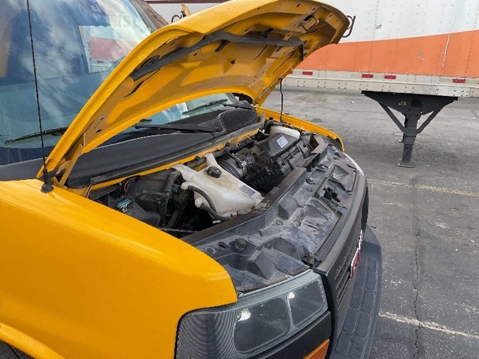 Light Duty Box Truck-Light and Medium Duty Trucks-GMC-2021-Savana G33903-Albuquerque-NM-149,575\n\t\tmiles-$ 20,750 - Image 17