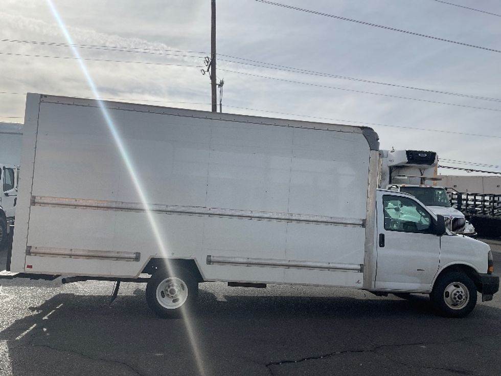 Light Duty Box Truck-Light and Medium Duty Trucks-GMC-2021-Savana G33903-Albuquerque-NM-97,075\n\t\tmiles-$ 31,750 - Image 12