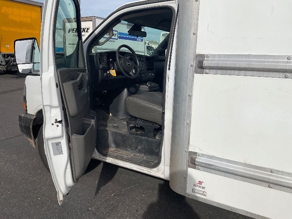 Light Duty Box Truck-Light and Medium Duty Trucks-GMC-2021-Savana G33903-Albuquerque-NM-97,075\n\t\tmiles-$ 31,750 - Image 13